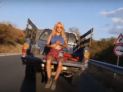 Грахич окраде турска певица! Новият й клип тотален копи-пейст! (ВИЖТЕ)