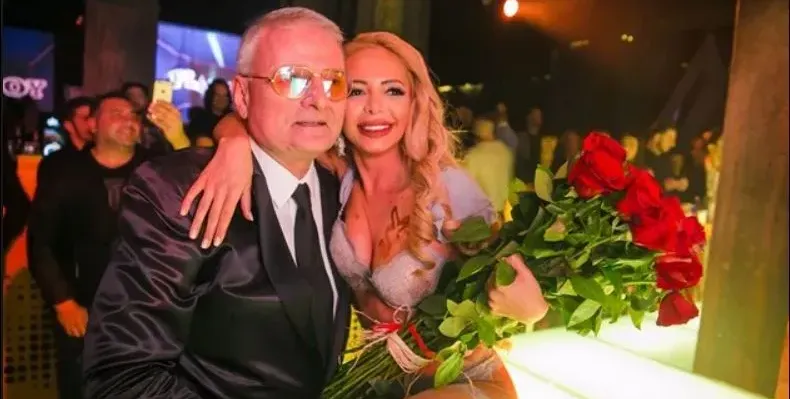 Христо Сираков глези новата си