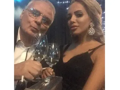 Христо Сираков вдига тайна сватба! Жанета Осипова се похвали с годежния пръстен