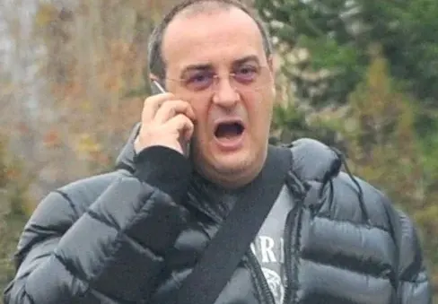 Краси Радков си присажда коса