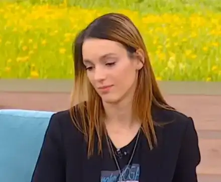 Луиза, смени фризьора!