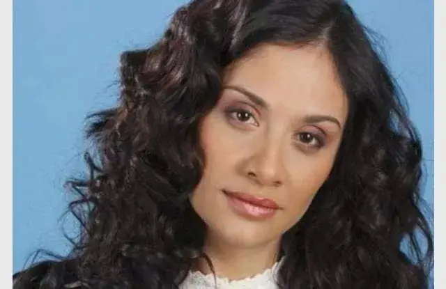 Мариана Попова без бебето за Нова година (Певицата оставя новородената си дъщеричка)