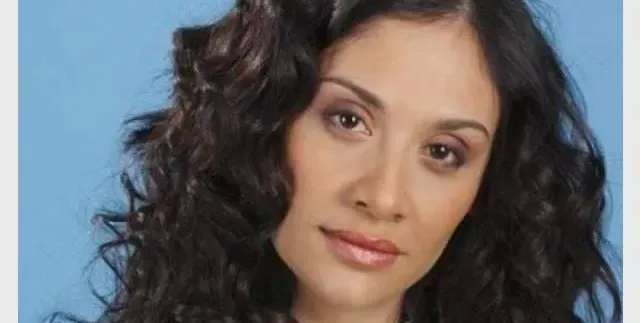 Мариана Попова без бебето за Нова година (Певицата оставя новородената си дъщеричка)
