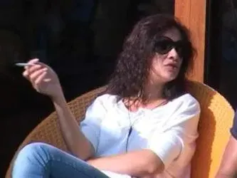 Мариана Попова пуши като комин 2 месеца след като роди