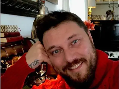 Миро си скъси брадата след запой