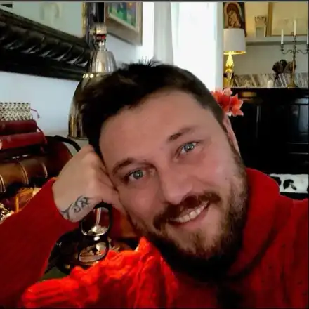 Миро си скъси брадата след запой