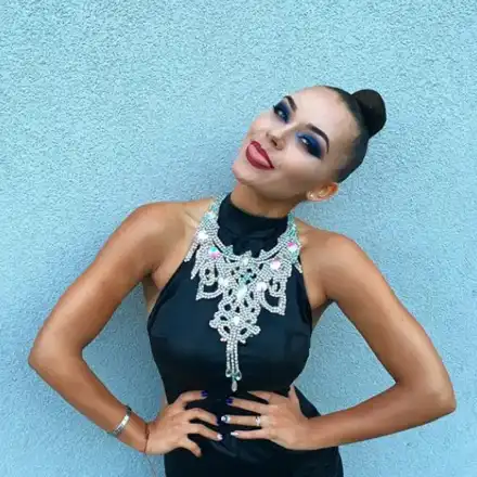 Мис България няма богато гадже и мечтае да стане шампион на страната по спортни танци