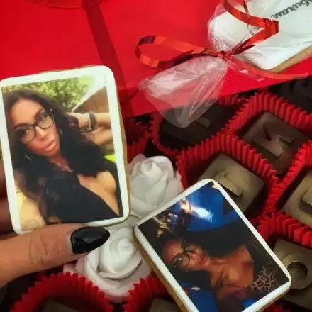 Мис Силикон Виктория Петрова в шок след пратка от мистериозен ухажор