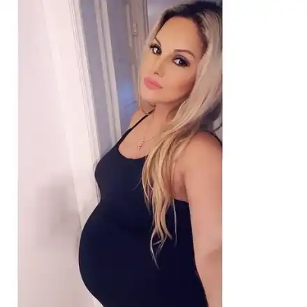 Най-популярният ни модел в САЩ Роси Иванова ражда бебе от чернокож