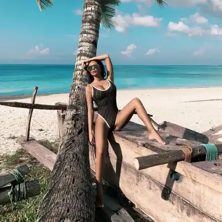 Николета Лозанова празнува рожден ден в Занзибар (Вижте как отбелязаха празника й с Ники М - Снимки)