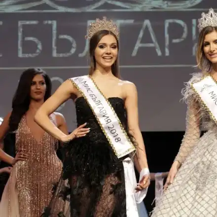 Новата мис България ходи с танцьор
