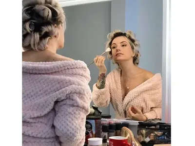 Поли Генова тръгна на йога за бременни