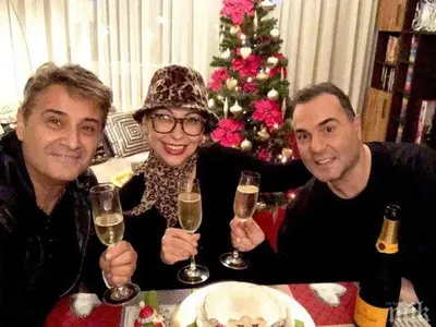 Ритон запалиха елхата на Драго Чая (Вдигат наздравици за нова песен)