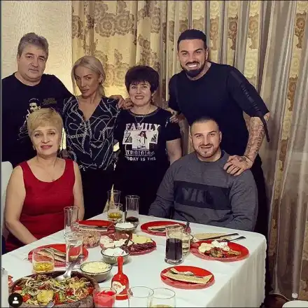 Русата Златка честити рождения ден на свекървата