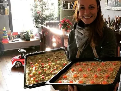 Силвия Петкова врътна две торти наведнъж