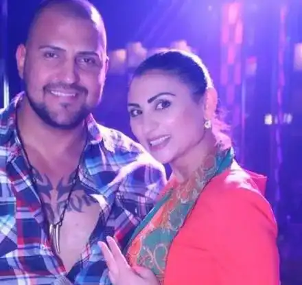 Софка чака бебе от Дядо Коледа