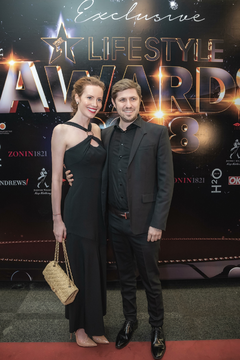 Куп влюбени двойки на церемонията The 1 Lifestyle Awards