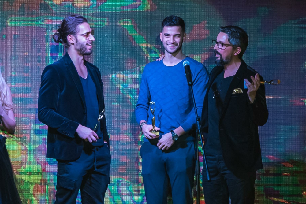 Куп влюбени двойки на церемонията The 1 Lifestyle Awards