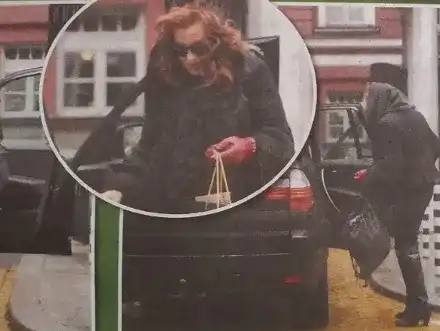 Аня Пенчева раздава армагани с червени ръкавички