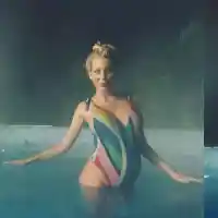 Антония Петрова се пусна по бански в 9-ия месец