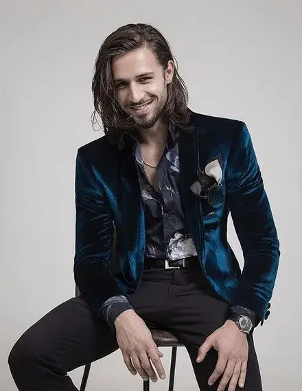 Бъркат Папи Ханс с жена! Кекса не ще да реже кичарата