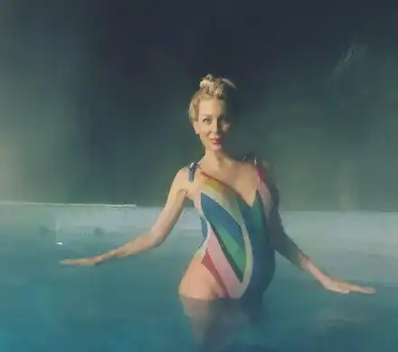 Бременната Тоца с частен самолет в Дубай