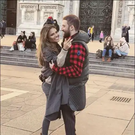 Есмер луда от любов в Рим