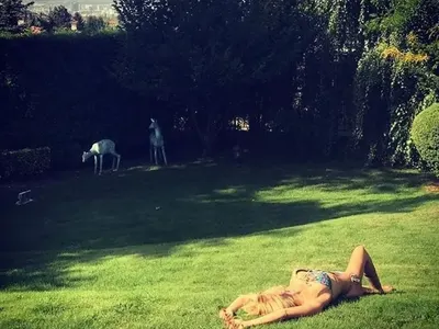 Ето палата на Анелия за 1,5 милиона! Мраморен под, скъпи полилеи и киносалон в новия й дом