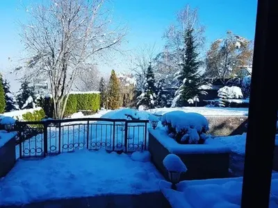 Ето палата на Анелия за 1,5 милиона! Мраморен под, скъпи полилеи и киносалон в новия й дом