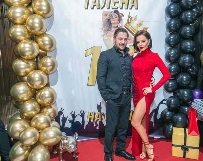 Галена отпразнува 15 години на сцена със шумно парти