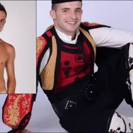 Голият учител: Съжалявам за снимките, бях млад и не мислех!