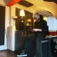 Криско продавал алкохол на черно