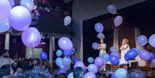 Лилия Маравиля чукна 50 сред дъжд от балони