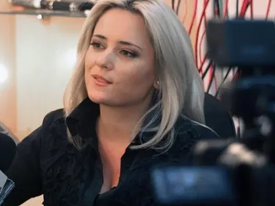 Лора Крумова вече няма да е водеща! Вижте коя красавица я измести от екрана (Фото)