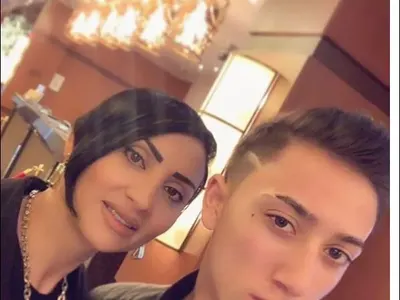 Лоренцо на Софка си татуира лицето