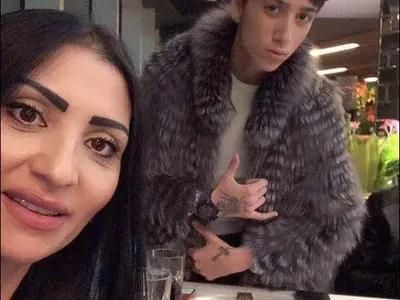 Лоренцо на Софка си татуира лицето