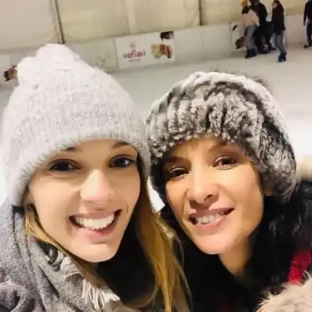 Лу и Яна натъртиха дупета на леда