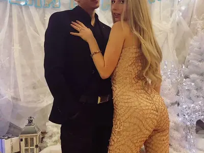 Михаела Маринова се ОШИШКА (Гледката отзад е поразителна – ФОТО в галерия)