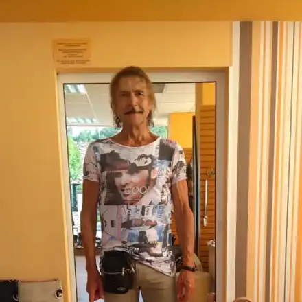 Миодраг Иванов чукна 73 с  млада булка, поддържа форма с танцьорки