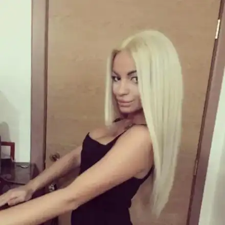 Мис Джуки бременна с първото си дете