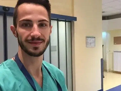 Наум Шопов започна работа в „Пирогов“, вече лекува наистина