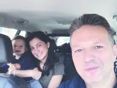Ники Дойнов чака бебе