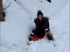 Преслава на шейна в снега