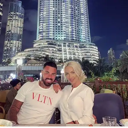 Русата Златка се омъжва с рокля за 50 бона от Дубай