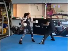 Щерката на Фатик тръгна на бокс