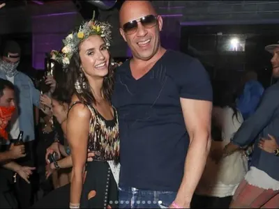 Трите Хикса хлътна по Нина Добрев