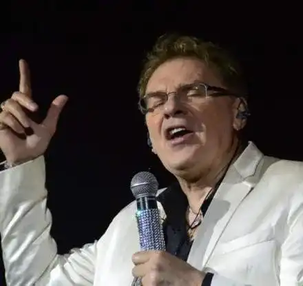 Васил Найденов си носи свои възглавници в хотелите