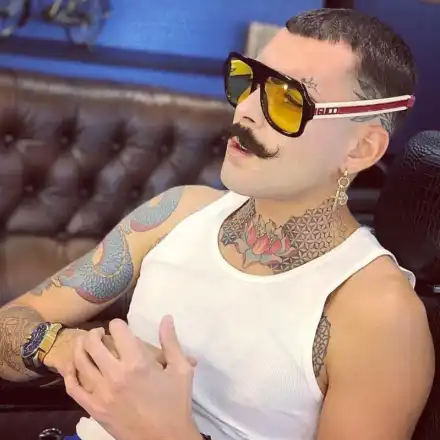 Венци Венц върти любов с колежка (Мелани е хепи за тях)