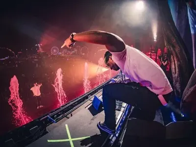 Весела Маринчева избухва с „Forever & A Day“ в колаборация с GC (Gate Citizens)