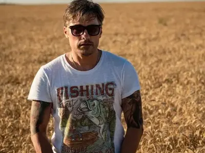 Владо Карамазов едва отърва арест в Малайзия